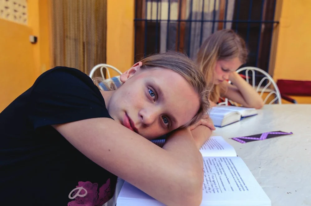 Estudar e trabalhar já não bastam? O futuro que desafia os jovens da Europa