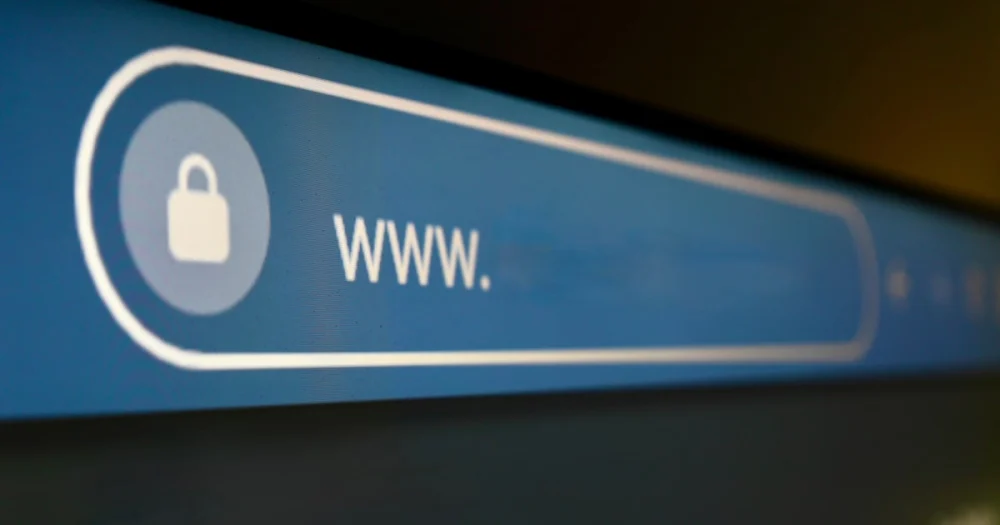 Extensões do Chrome que ‘sequestram’ buscas acumulam 13 milhões de vítimas