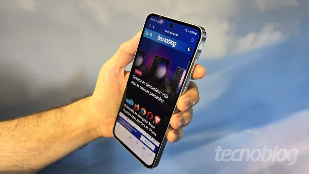 Galaxy A55 entra na lista de celulares com One UI 9 no Brasil