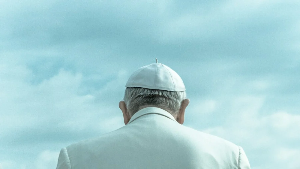 Leão XIV recebe alta hospitalar e Vaticano confirma primeira aparição pública
