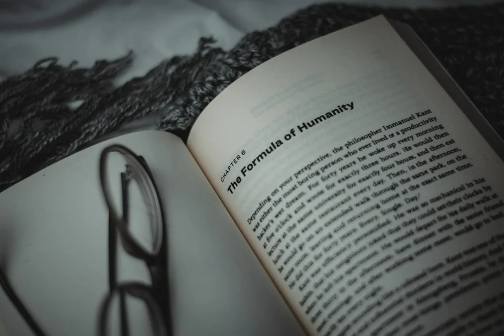 Livros escritos por humanos começam a ganhar selo de “literatura orgânica”