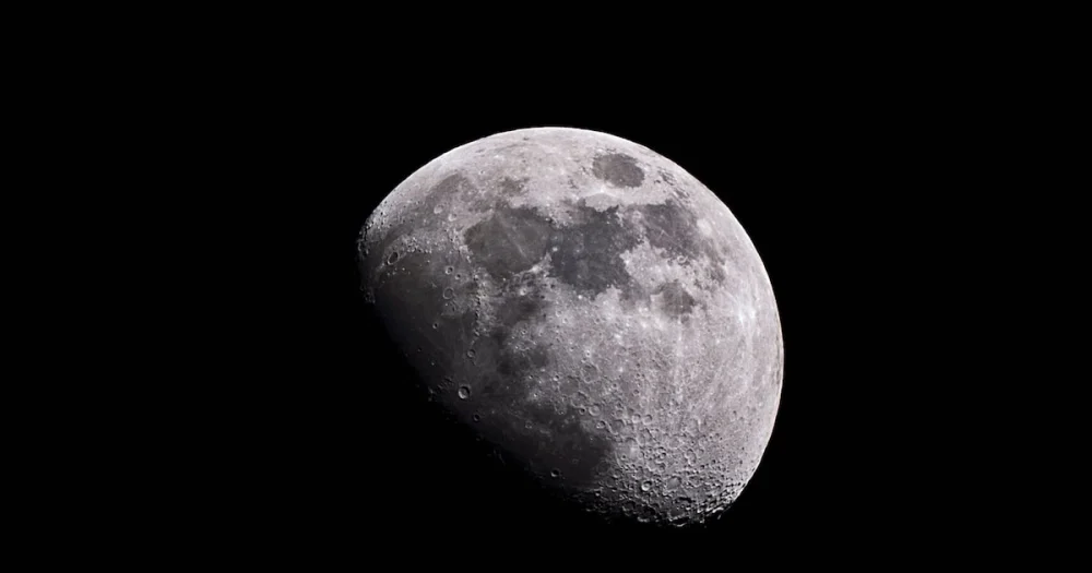 Missão chinesa encontra ‘cápsula do tempo’ de ferro gama na Lua; entenda