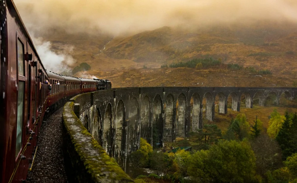Novo pôster de Harry Potter reúne pistas sobre a volta a Hogwarts na HBO Max