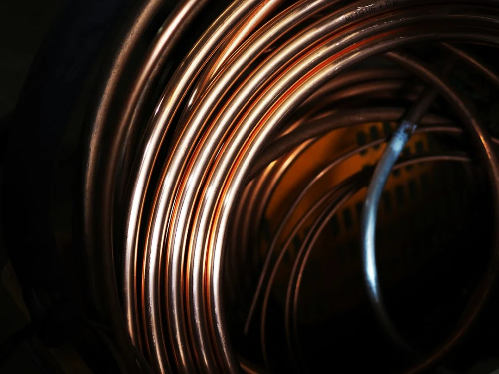 O fim dos cabos de cobre? Tecnologia com luz promete reduzir o consumo energético da inteligência artificial