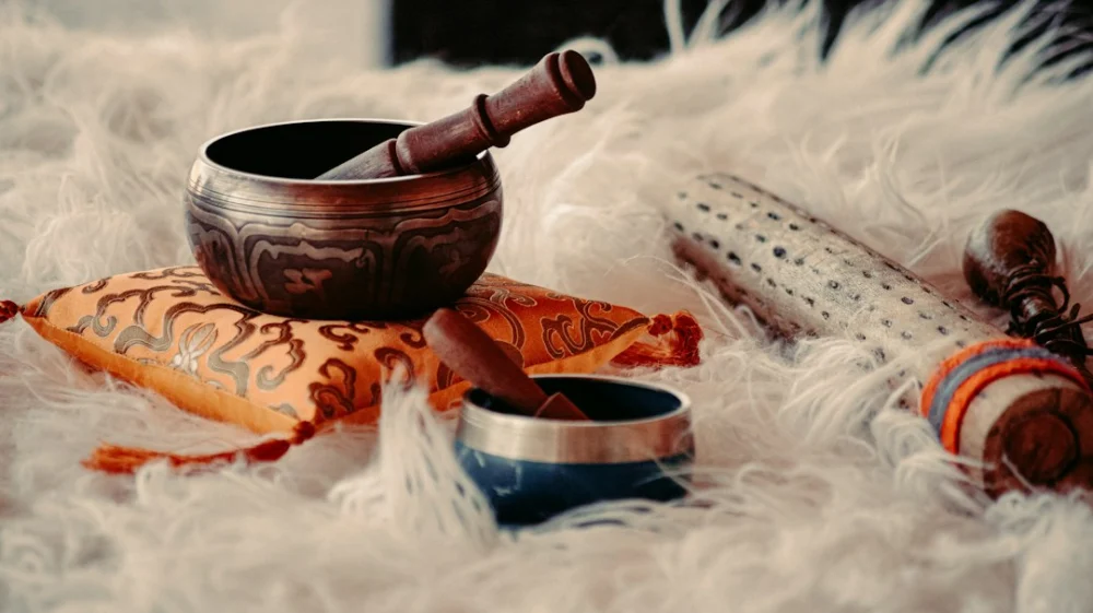 O som realmente pode reduzir o estresse? A ciência encontrou pistas que vão muito além de uma música relaxante