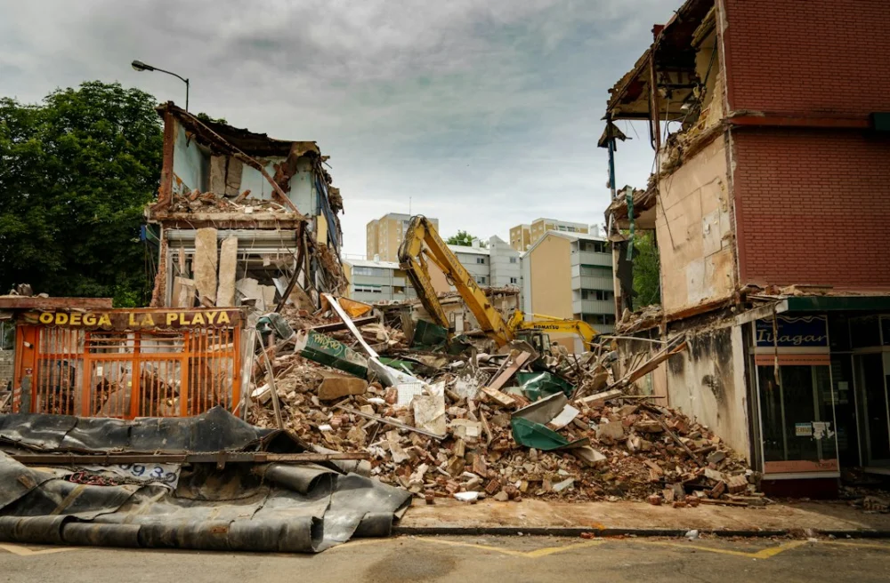 Poucos dias depois de um terremoto gigantesco, um vulcão desde 1550 voltou à atividade