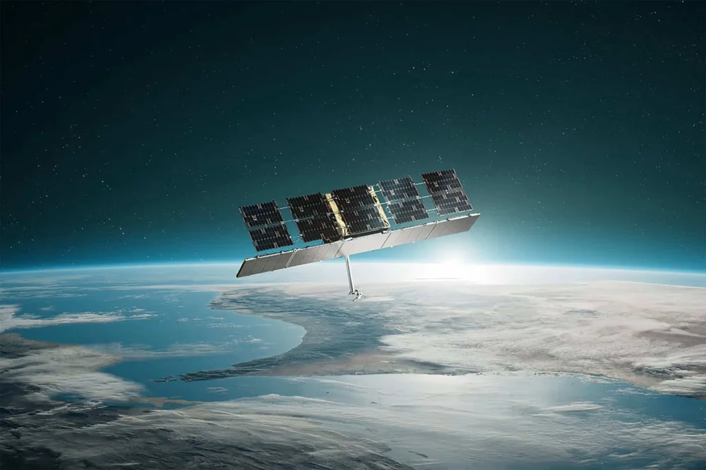 Satélite russo chega a centenas de metros de equipamento dos EUA