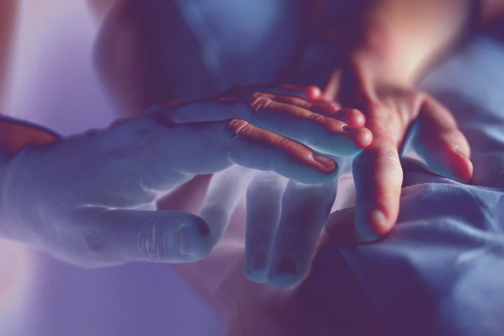 Seu corpo parece estar sempre com frio? Tireoide, sangue e hormônios podem ajudar a explicar
