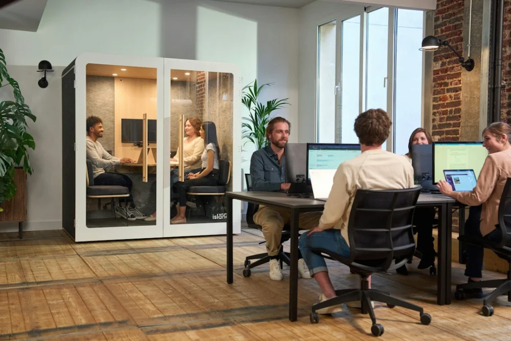 Seu humor no trabalho pode não ser apenas seu: entenda o fenômeno do contágio emocional
