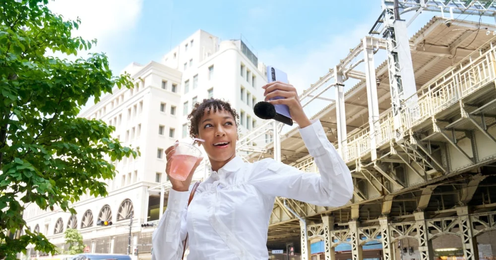 Sony lança microfone USB-C para smartphone que grava áudio espacial