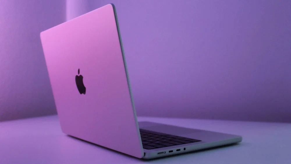 Fim de um tabu: Apple prepara MacBook com tela touch