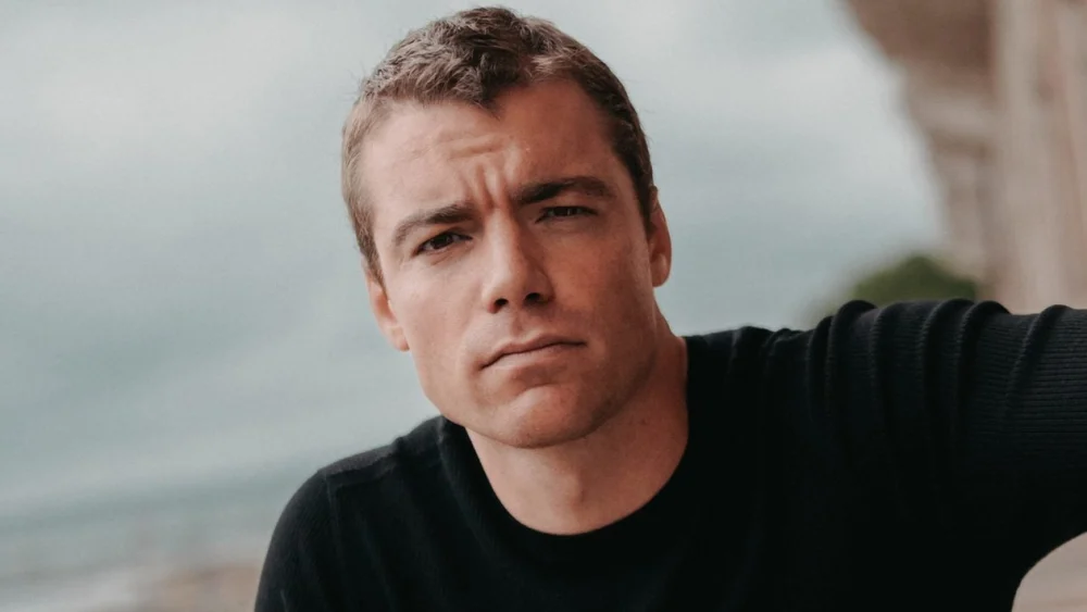 Gabriel Basso entra para o elenco de “Guilty Creatures”, vindoura série do Apple TV