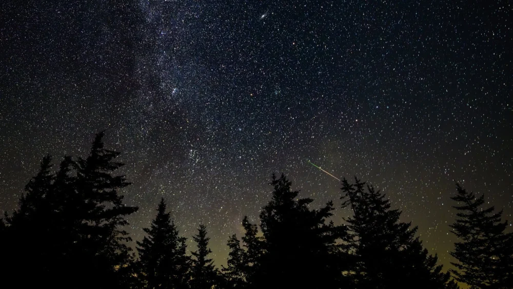 Oriônidas 2026: como ver a chuva de meteoros do Halley no Brasil