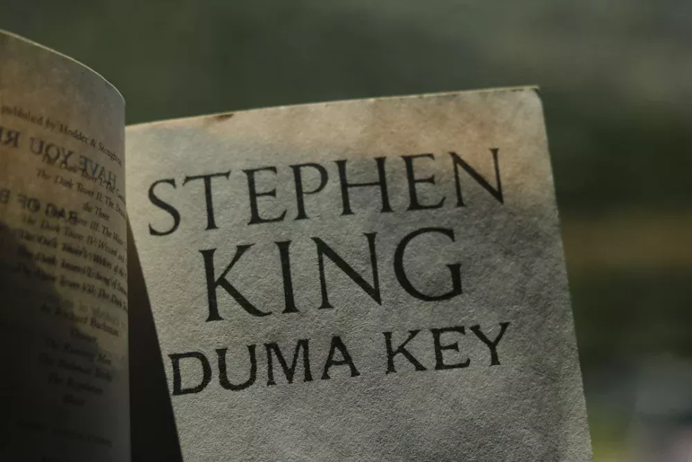 Stephen King recomenda série de ficção científica da Netflix e a considera uma das melhores do gênero