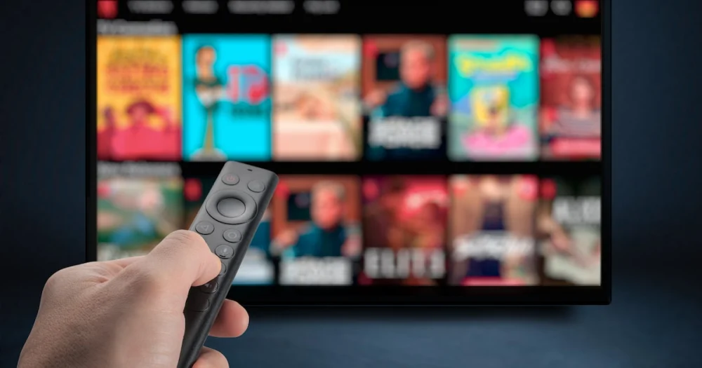 Usuários estão deixando suas smart tvs mais rápidas com IA; confira como fazer