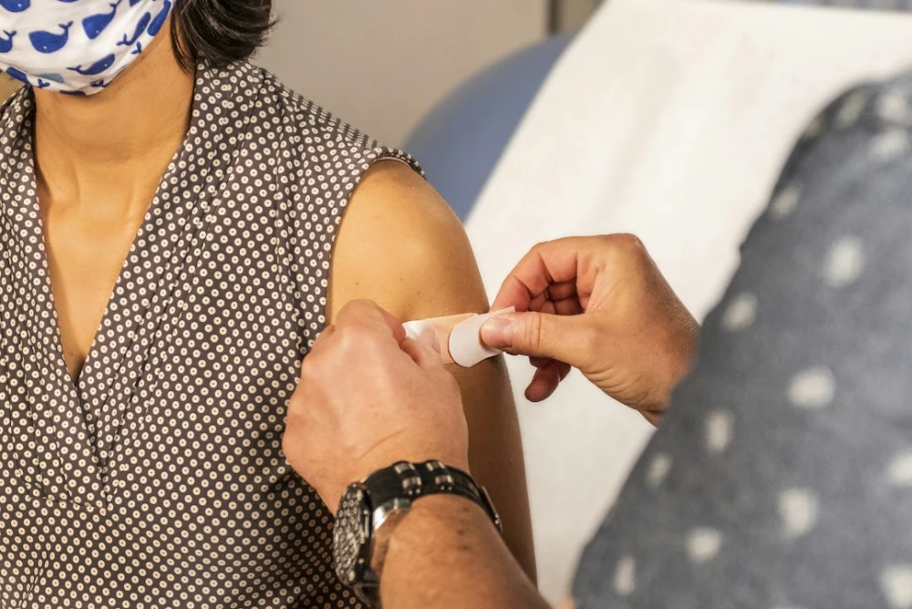 Vacina personalizada contra melanoma mantém 82% dos pacientes sem recidiva após dois anos